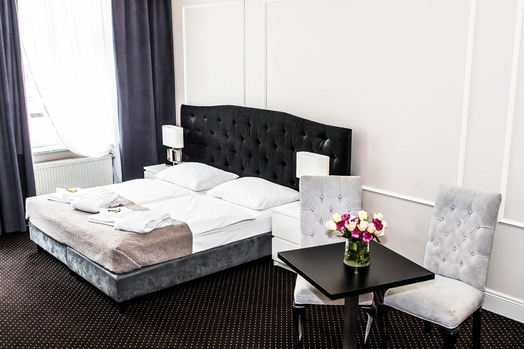 אינוברוקלאוו Aparthotel Platinum Apartamenty מראה חיצוני תמונה